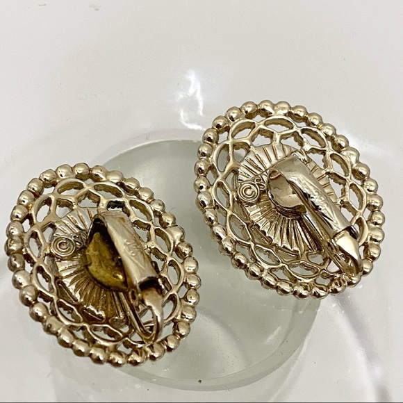 Vintage Sarah Coventry Cameo Earrings & Brooch - Picture 10 of 15